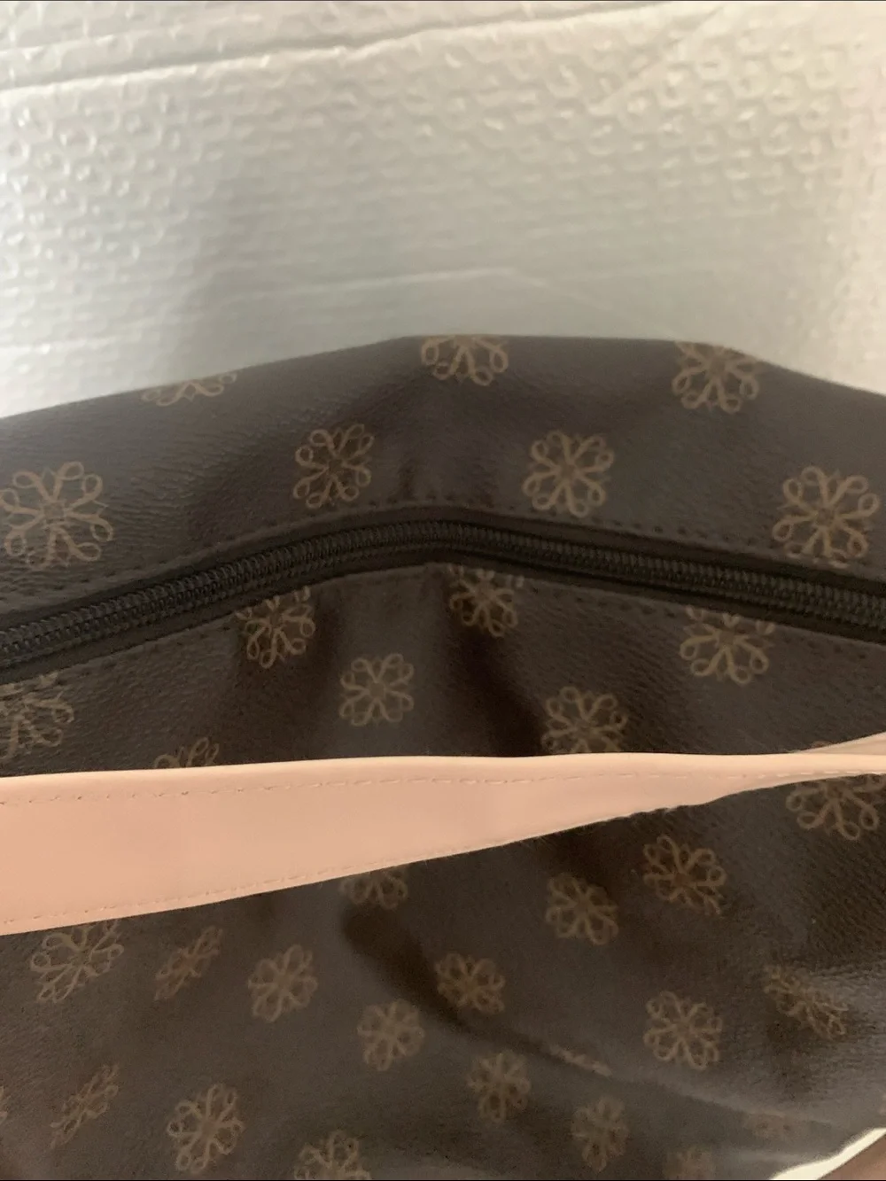 Avon Signature Collection Hobo